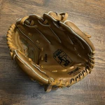 Spalding Left Hand 10.0 Baseball Mitt Official T-ball Ez Flex TBL1 (44-047). Fixed Price $26.99.