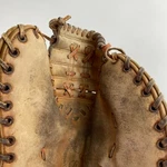Vintage Glove Spalding Baseball First Baseman Claw Trapper 42-4911 Rht Korea. Fixed Price $21.84.