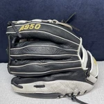 Wilson A950 A09RF22DI12 Inch Baseball Glove. Fixed Price $35.00.