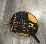 Mizuno GXT1A Series Training Baseball Glove, Right Hand Throw. Fixed Price $55.00.