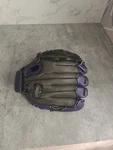 Louisville Slugger Diva Series DV14-HU 11" Softball Glove. Fixed Price $12.79.