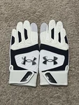 Mens Size Small Under Armour Yard Gloves Batting White/navy New. Fixed Price $30.00.