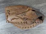 Louisville Slugger Baseball Mitt Hillerich Bradsby Big Hook LSF100 Glove Lht. Fixed Price $29.99.